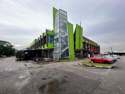 Westway (D5), Retail #611017261